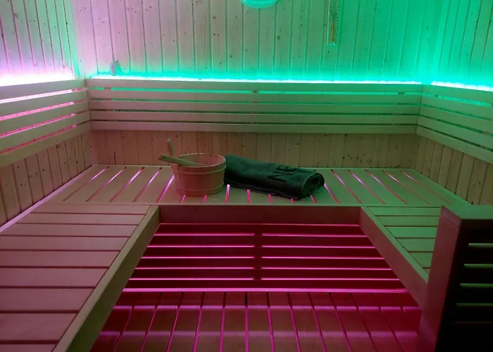 Eni-time Mit Jakuzzi Und Sauna 玛利亚采尔